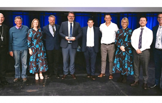 Emmaus awards SJ college